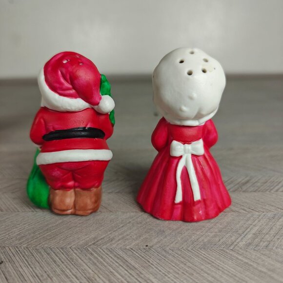 Vintage Russ Berrie Holiday Spice Santa & Mrs. Claus Salt & Pepper Shakers Set - Picture 4 of 7